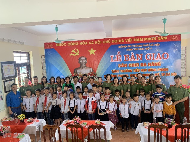 Niềm vui lớn của cô, trò Trường Tiểu học Hồng Phong