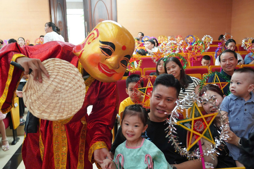 Vui Trung thu – Gắn kết yêu thương” cùng con em cán bộ, chiến sĩ Công an Thủ đô ảnh 5