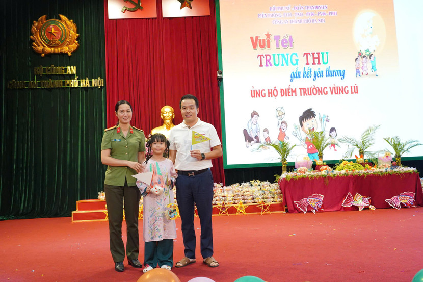 Vui Trung thu – Gắn kết yêu thương” cùng con em cán bộ, chiến sĩ Công an Thủ đô ảnh 10