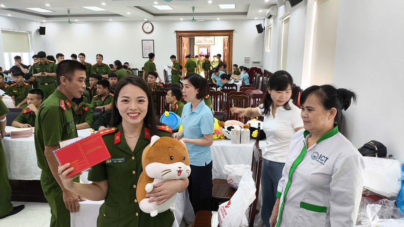 Những giọt máu nghĩa tình được trao gửi