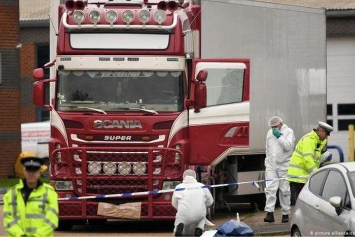 Vụ 39 người Việt tử vong trong container cảnh tỉnh thế giới về tình trạng buôn lậu người qua biên giới Vụ 39 người Việt tử vong trong container cảnh tỉnh thế giới về tình trạng buôn lậu người qua biên giới