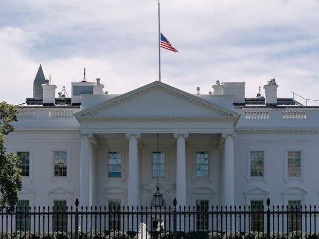 Chiếc phong bì gửi từ Canada đã bị chặn lại trước khi có thể đến được Nhà Trắng Chiếc phong bì gửi từ Canada đã bị chặn lại trước khi có thể đến được Nhà Trắng