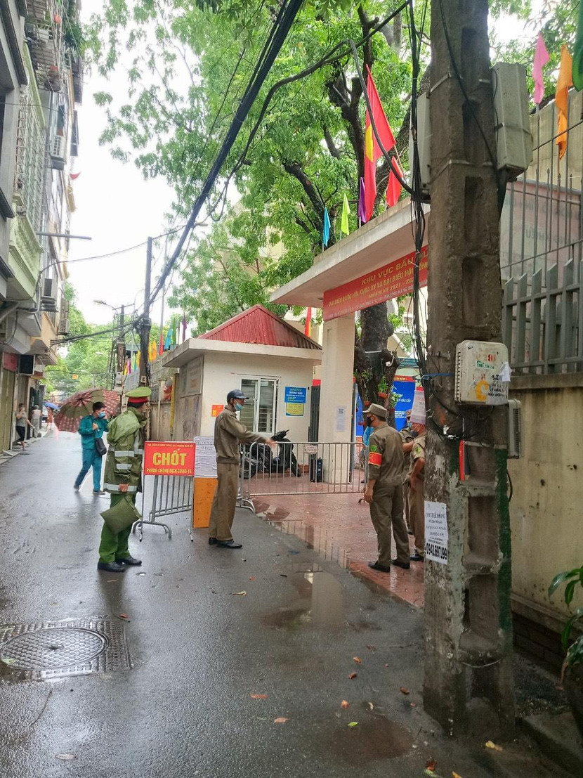 Không thể thiếu sự vào cuộc của đội ngũ cán bộ cơ sở. Đây là thế mạnh của quận Đống Đa nhiều năm qua và trên nhiều lĩnh vực