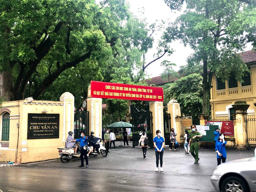 Ba lực lượng phối hợp nhịp nhàng tại điểm thi trên địa bàn quận Tây Hồ Đảm bảo tuyệt đối an toàn cho điểm thi