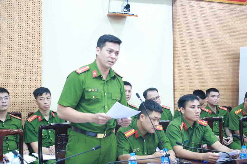 Đại diện tổ công tác 141 phát biểu tham luận tại hội nghị Đại diện tổ công tác 141 phát biểu tham luận tại hội nghị