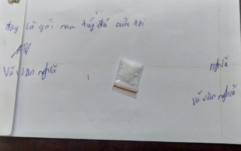 Gói ma túy đá mà đối tượng giấu kỹ