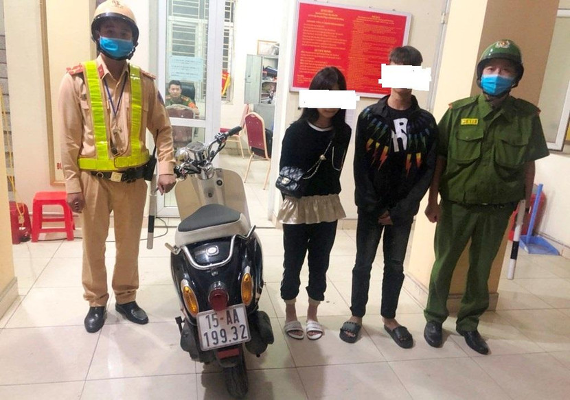 Cặp đôi 10X bị cơ quan Công an xử lý Cặp đôi 10X bị cơ quan Công an xử lý