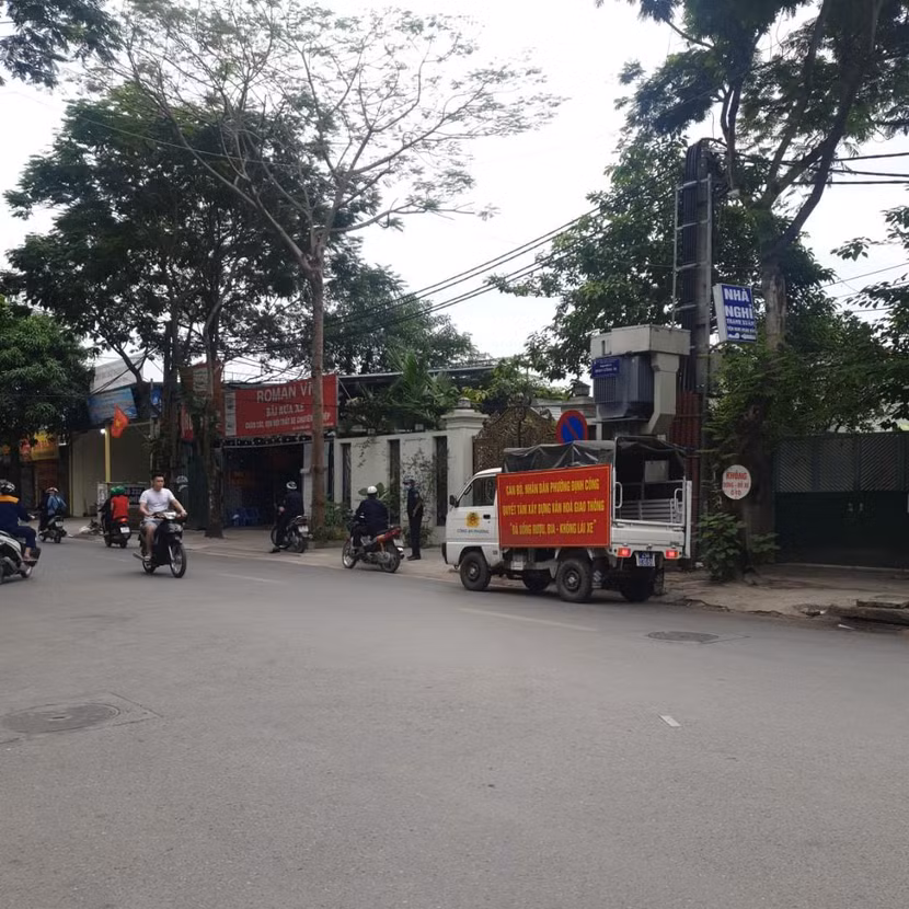 Hạ tầng 1 tuyến đường ở Định Công còn chưa đồng bộ