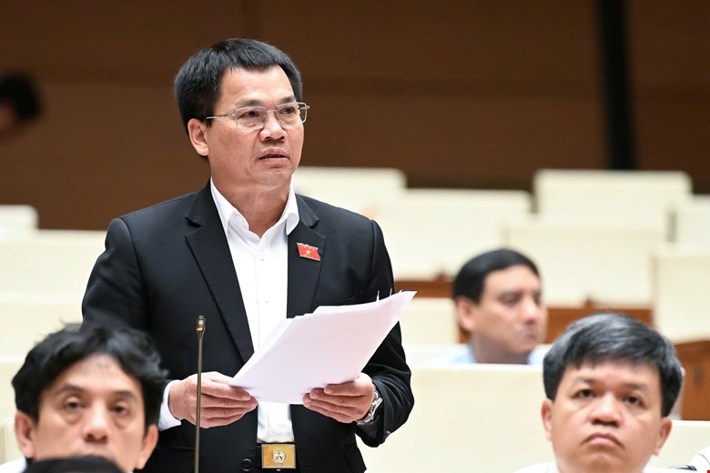 Đại biểu Dương Khắc Mai (đoàn Đắk Nông) phát biểu thảo luận