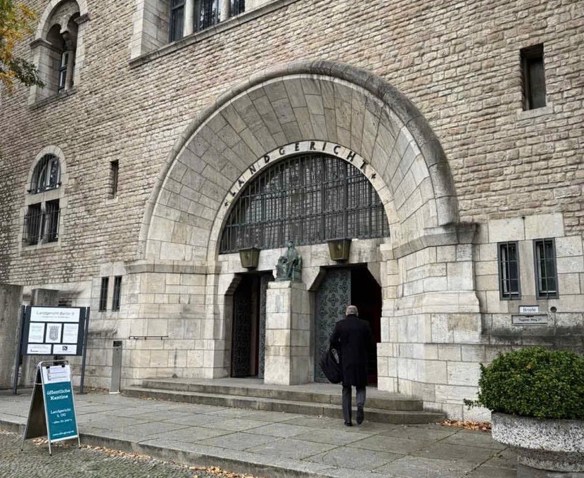 Toà án dân sự nơi diễn ra vụ xét xử Toà án dân sự nơi diễn ra vụ xét xử