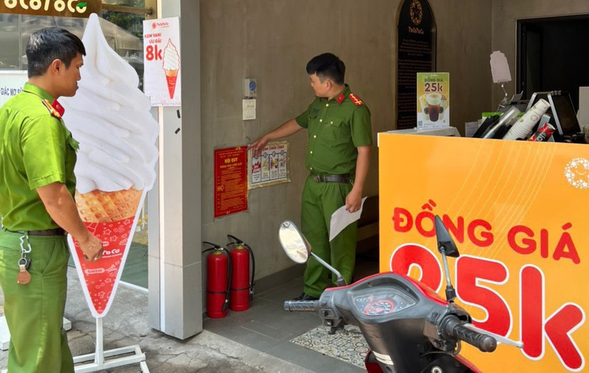 Quy tắc phòng "giặc" lửa được niêm yết ở vị trí thuận tiện quan sát nhất Quy tắc phòng "giặc" lửa được niêm yết ở vị trí thuận tiện quan sát nhất