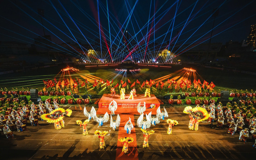 Lễ khai mạc được dàn dựng công phu, hoành tráng kết hợp hài hòa giữa âm nhạc truyền thống và hiện đại, mang đậm bản sắc văn hóa của các quốc gia ASEAN
