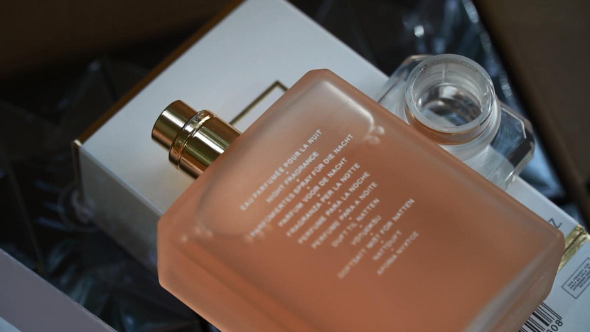 Theo lời khai của chủ hàng, mỗi sản phẩm được mua với giá từ 40.000 đồng đến 120.000 đồng Theo lời khai của chủ hàng, mỗi sản phẩm được mua với giá từ 40.000 đồng đến 120.000 đồng