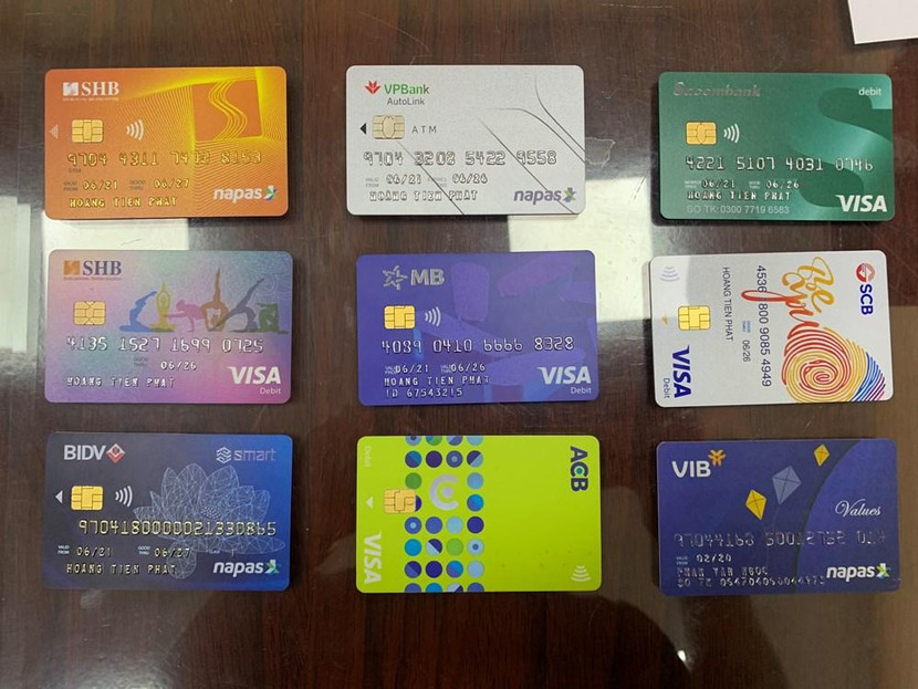 Số thẻ ngân hàng cơ quan Công an thu giữ của đối tượng Ngọc Số thẻ ngân hàng cơ quan Công an thu giữ của đối tượng Ngọc