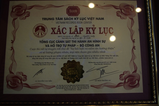 2 cuốn tự truyện của các phạm nhân xác lập kỷ lục ảnh 2