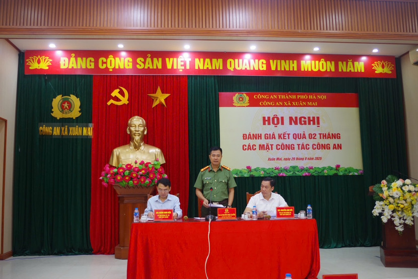 Đại tá Nguyễn Ngọc Quyền - Phó Giám đốc Công an thành phố phát biểu chỉ đạo tại các buổi làm việc