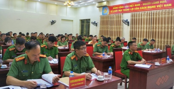 Các buổi làm việc có sự tham dự của chỉ huy một số phòng chức năng Công an thành phố và lãnh đạo xã, phường Tam Hưng, Xuân Mai, Hà Đông