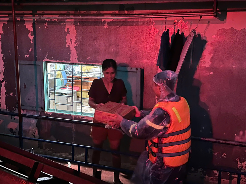 Trân trọng tình quân dân cá nước