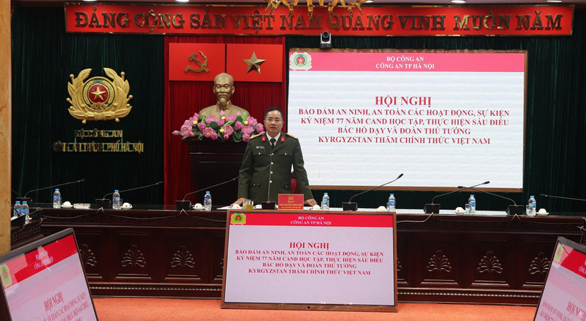 Đại tá Nguyễn Thành Long, Phó Giám đốc CATP Phát biểu chỉ đạo tại Hội nghị Đại tá Nguyễn Thành Long, Phó Giám đốc CATP Phát biểu chỉ đạo tại Hội nghị