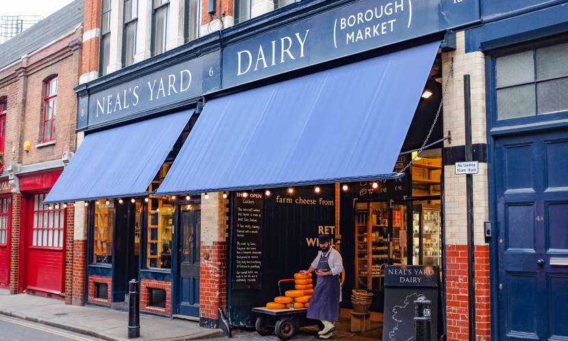 Hơn 24 tấn phô mai thủ công thượng hạng của nhà phân phối Neal's Yard Dairy đã bị lừa lấy đi mà không để lại dấu vết Hơn 24 tấn phô mai thủ công thượng hạng của nhà phân phối Neal's Yard Dairy đã bị lừa lấy đi mà không để lại dấu vết