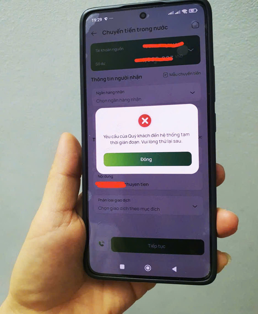 App Vietcombank bị treo khiến nhiều người than phiền, tối 29/9 App Vietcombank bị treo khiến nhiều người than phiền, tối 29/9
