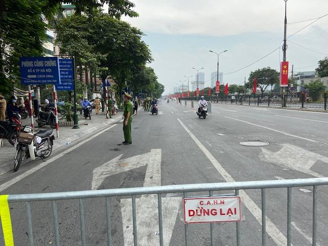 Chốt kiểm tra được triển khai ngay ngã ba Giải Phóng - Kim Đồng Chốt kiểm tra được triển khai ngay ngã ba Giải Phóng - Kim Đồng