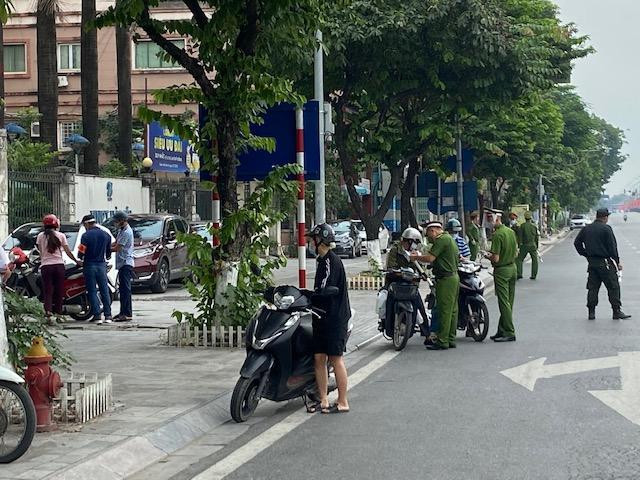 Một chốt trực có thể đồng loạt thực hiện kiểm tra nhiều trường hợp Một chốt trực có thể đồng loạt thực hiện kiểm tra nhiều trường hợp