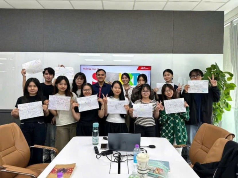 Môi trường làm việc năng động cùng đội ngũ mentor giàu kinh nghiệm