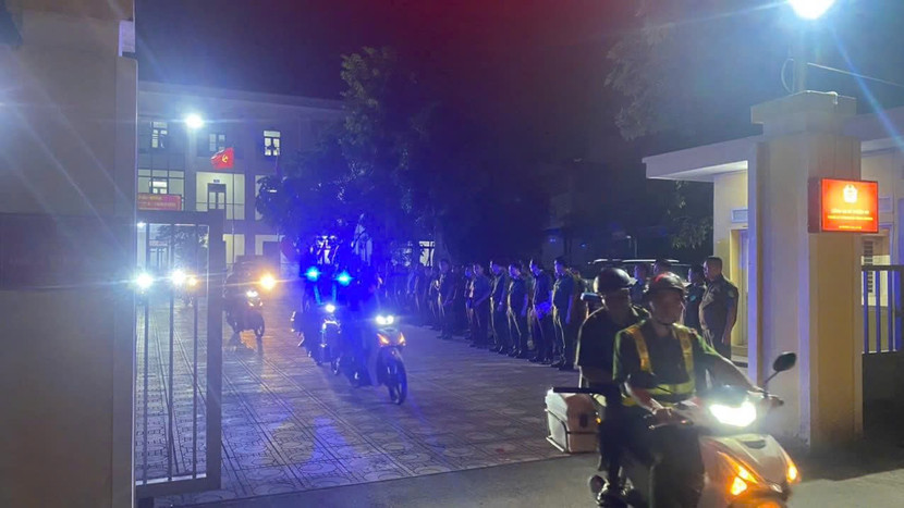 Đội hình ra quân tuần tra đảm bảo ANTT trên địa bàn xã Đội hình ra quân tuần tra đảm bảo ANTT trên địa bàn xã