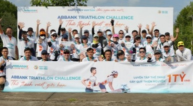 “Hành trình vạn dặm, Ươm ngàn ước mơ” là sự kiện thể thao ba môn phối hợp lần đầu tiên được ABBANK tổ chức nhằm khơi nguồn cho chuỗi hành động vượt qua những giới hạn của bản thân CBNV và chung tay gây quỹ xây trường cho trẻ em vùng cao