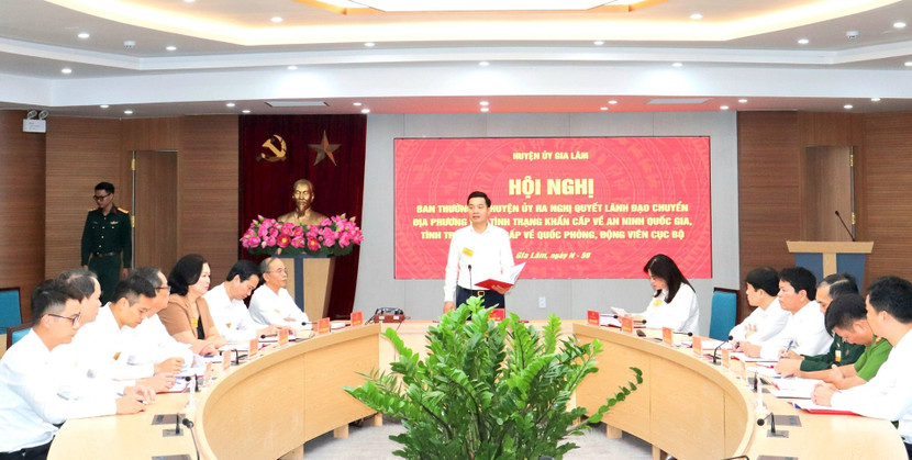 Thực hành diễn tập giai đoạn I, Ban Thường vụ Huyện ủy Gia Lâm tổ chức hội nghị, ra nghị quyết lãnh đạo chuyển địa phương từ tình trạng khẩn cấp về an ninh quốc gia, trạng thái khẩn cấp về quốc phòng động viên cục bộ. Thực hành diễn tập giai đoạn I, Ban Thường vụ Huyện ủy Gia Lâm tổ chức hội nghị, ra nghị quyết lãnh đạo chuyển địa phương từ tình trạng khẩn cấp về an ninh quốc gia, trạng thái khẩn cấp về quốc phòng động viên cục bộ.