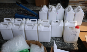 Phương tiện sản xuất và sản phẩm mỹ phẩm giả bị thu giữ