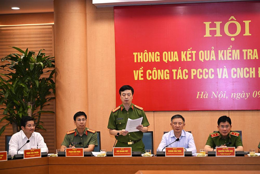 Đại tá Bùi Quang Việt, Phó Cục trưởng Cục Cảnh sát PCCC và CNCH thông qua kết quả kiểm tra công tác PCCC và CNCH tại thành phố Hà Nội Đại tá Bùi Quang Việt, Phó Cục trưởng Cục Cảnh sát PCCC và CNCH thông qua kết quả kiểm tra công tác PCCC và CNCH tại thành phố Hà Nội