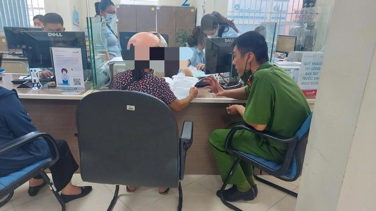 Cơ quan công an giúp người phụ nữ kịp thời ngăn chặn việc thiệt hại về tài sản Cơ quan công an giúp người phụ nữ kịp thời ngăn chặn việc thiệt hại về tài sản