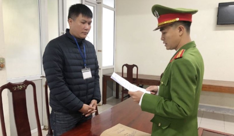 Điều tra ban đầu cho thấy, lái xe Chiến không giảm tốc độ để đảm bảo an toàn khi đến ngã tư cũng như khi lái xe trong điều kiện trời mưa phùn, tối, tầm nhìn hạn chế...