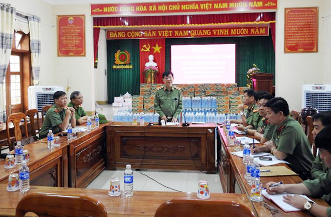 Thứ trưởng Nguyễn Văn Sơn chủ trì buổi họp bàn phương án cứu hộ, cứu nạn tại huyện Hướng Hóa, tỉnh Quảng Trị Thứ trưởng Nguyễn Văn Sơn chủ trì buổi họp bàn phương án cứu hộ, cứu nạn tại huyện Hướng Hóa, tỉnh Quảng Trị