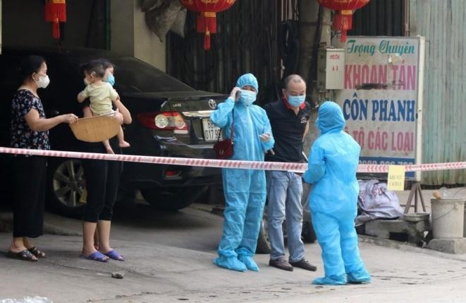 Để ngăn chặn sự lây lan của dịch Covid-19, một số địa phương phải thực hiện giãn cách xã hội Để ngăn chặn sự lây lan của dịch Covid-19, một số địa phương phải thực hiện giãn cách xã hội