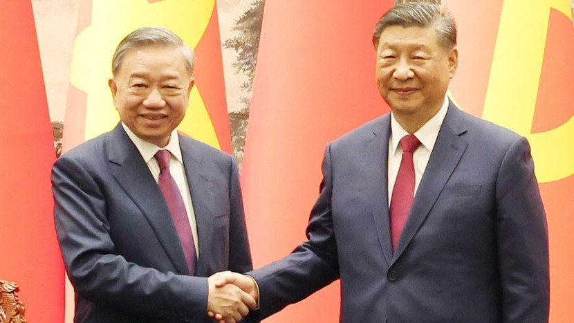 Nhận lời mời của Tổng Bí thư Ban Chấp hành Trung ương Đảng Cộng sản Việt Nam Tô Lâm, Chủ tịch nước Cộng hòa xã hội chủ nghĩa Việt Nam Lương Cường, Tổng Bí thư Ban Chấp hành Trung ương Đảng Cộng sản Trung Quốc, Chủ tịch nước Cộng hòa nhân dân Trung Hoa Tập Cận Bình thăm cấp Nhà nước tới nước Cộng hòa xã hội chủ nghĩa Việt Nam từ ngày 14 đến 15-4-2025 (Trong ảnh: Tổng Bí thư, Chủ tịch nước Tô Lâm cùng Tổng Bí thư, Chủ tịch Trung Quốc Tập Cận Bình tại lễ ký các văn kiện hợp tác giữa hai nước, diễn ra tại Bắc Kinh, ngày 19-8-2024) Nhận lời mời của Tổng Bí thư Ban Chấp hành Trung ương Đảng Cộng sản Việt Nam Tô Lâm, Chủ tịch nước Cộng hòa xã hội chủ nghĩa Việt Nam Lương Cường, Tổng Bí thư Ban Chấp hành Trung ương Đảng Cộng sản Trung Quốc, Chủ tịch nước Cộng hòa nhân dân Trung Hoa Tập Cận Bình thăm cấp Nhà nước tới nước Cộng hòa xã hội chủ nghĩa Việt Nam từ ngày 14 đến 15-4-2025 (Trong ảnh: Tổng Bí thư, Chủ tịch nước Tô Lâm cùng Tổng Bí thư, Chủ tịch Trung Quốc Tập Cận Bình tại lễ ký các văn kiện hợp tác giữa hai nước, diễn ra tại Bắc Kinh, ngày 19-8-2024)