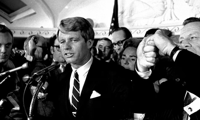 Chính quyền Mỹ vừa công bố khoảng 10.000 trang hồ sơ mật về vụ ám sát Thượng nghị sĩ Robert F. Kennedy năm 1968