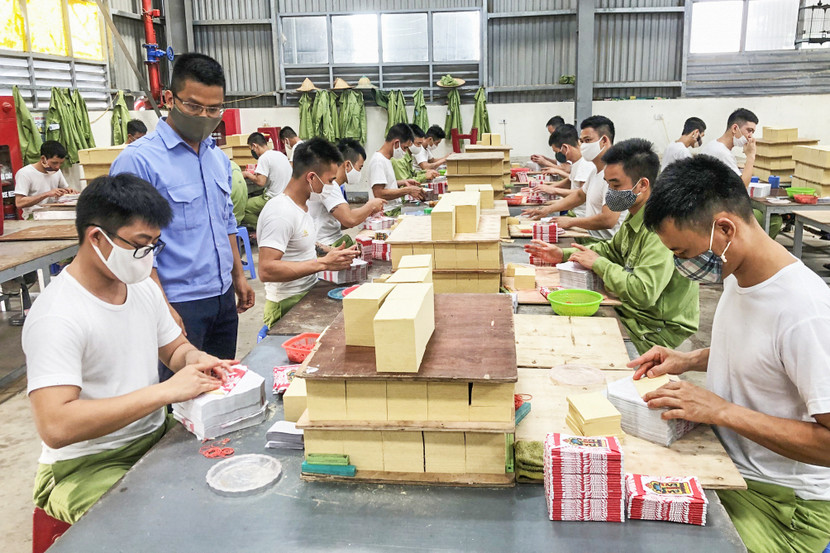 Việc làm là yếu tố quan trọng giúp người lầm lỗi sớm hòa nhập cuộc sống (ảnh minh họa) Việc làm là yếu tố quan trọng giúp người lầm lỗi sớm hòa nhập cuộc sống (ảnh minh họa)