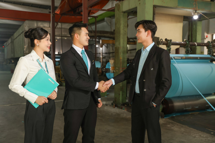 Với sự thấu hiểu về đặc thù của ngành may mặc, gói giải pháp được ABBANK thiết kế không chỉ để hỗ trợ doanh nghiệp tiếp cận nguồn vốn phù hợp, mà còn giúp tối ưu chi phí, chủ động dòng tiền và nâng cao năng lực cạnh tranh trong chuỗi cung ứng toàn cầu