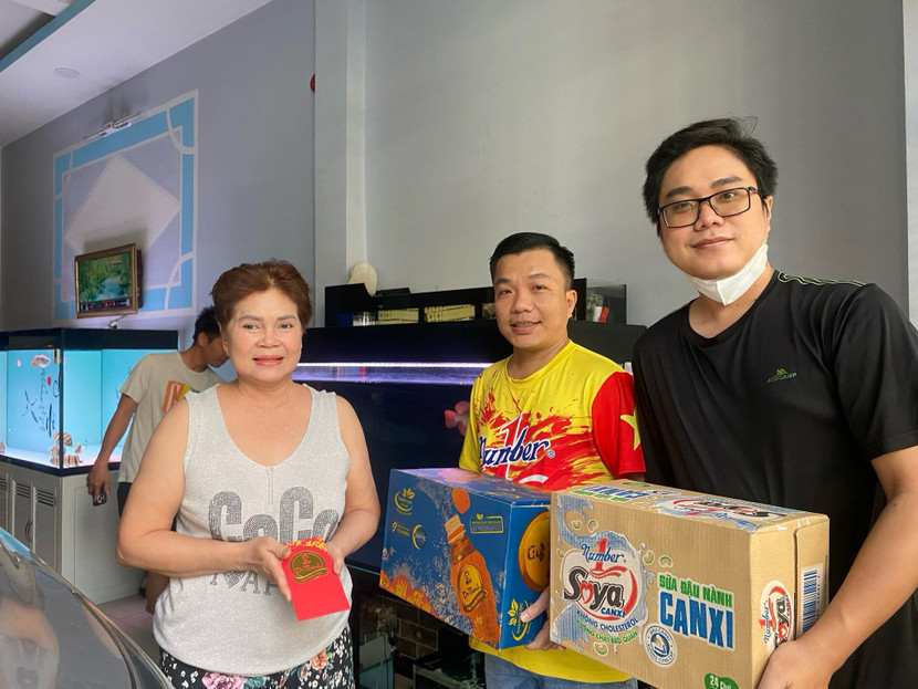 Trao tận tay những món quà xuân ấm áp, ân tình Trao tận tay những món quà xuân ấm áp, ân tình