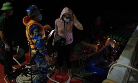 Một nhóm người nhập cảnh trái phép từ Campuchia về bằng đường biển, bị lực lượng chức năng phát hiện