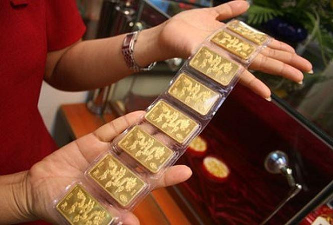 Giá vàng trong nước hạ nhiệt theo thị trường thế giới
