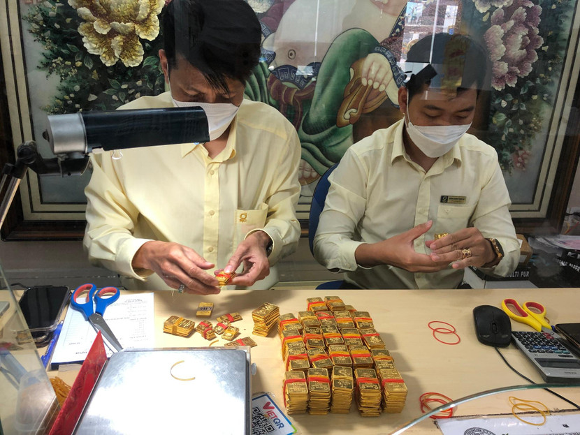 Ngân hàng Nhà nước đã đấu thầu thành công 14.900 lượng vàng SJC Ngân hàng Nhà nước đã đấu thầu thành công 14.900 lượng vàng SJC