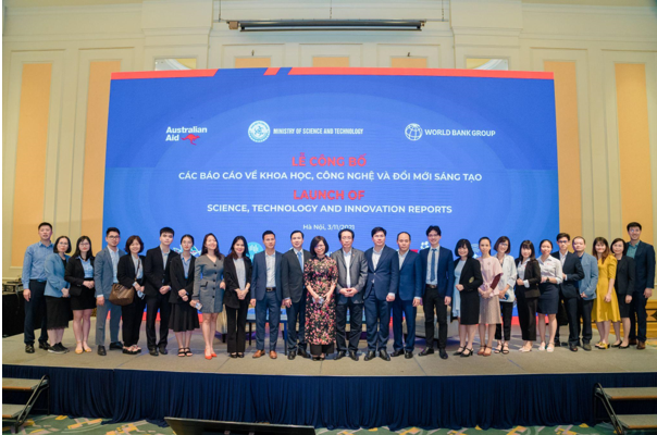 Các doanh nghiệp tham dự lễ công bố báo cáo về khoa học, công nghệ đổi mới sáng tạo Các doanh nghiệp tham dự lễ công bố báo cáo về khoa học, công nghệ đổi mới sáng tạo