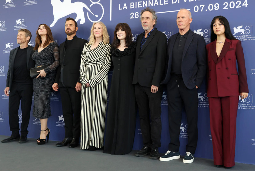 Đạo diễn Tim Burton cùng đoàn làm phim “Ma siêu quậy” ra mắt tại Liên hoan phim Venice (Italia) ngày 7-9-2024