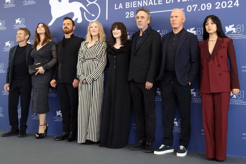 Đạo diễn Tim Burton cùng đoàn làm phim “Ma siêu quậy” ra mắt tại Liên hoan phim Venice (Italia) ngày 7-9-2024