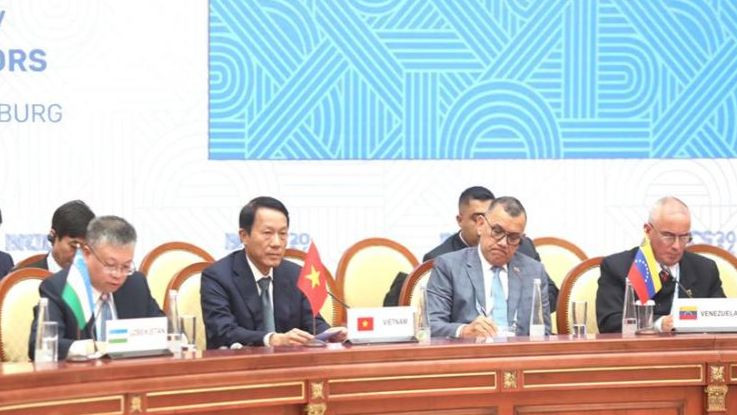 Bộ trưởng Lương Tam Quang phát biểu tại hội nghị Bộ trưởng Lương Tam Quang phát biểu tại hội nghị