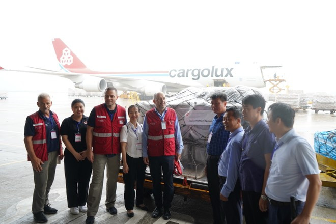 Đoàn chuyên gia Thụy Sĩ đến Việt Nam cứu trợ thiên ta